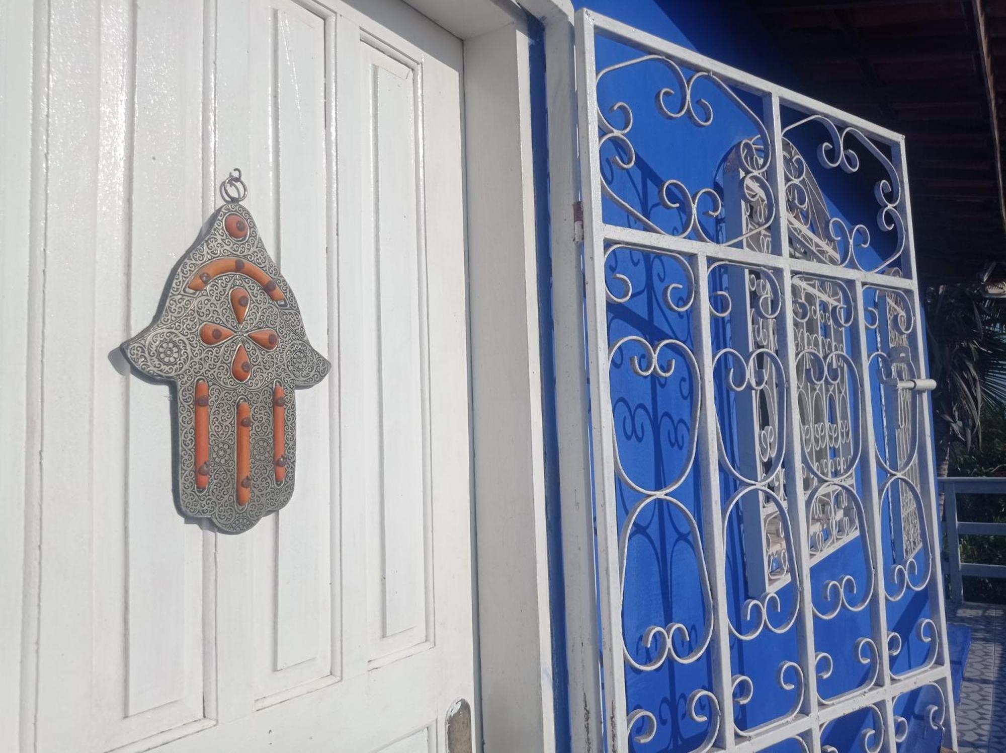 Villa Charming Blue House With Kitchen Parking And Garden à Canoa Quebrada Extérieur photo
